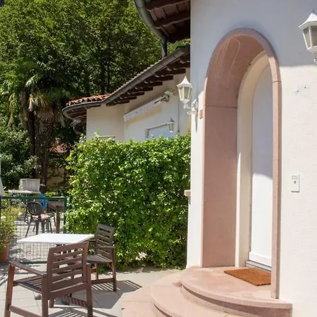Residenza Delfini - Nido Romantico Con Vista Apartment *
